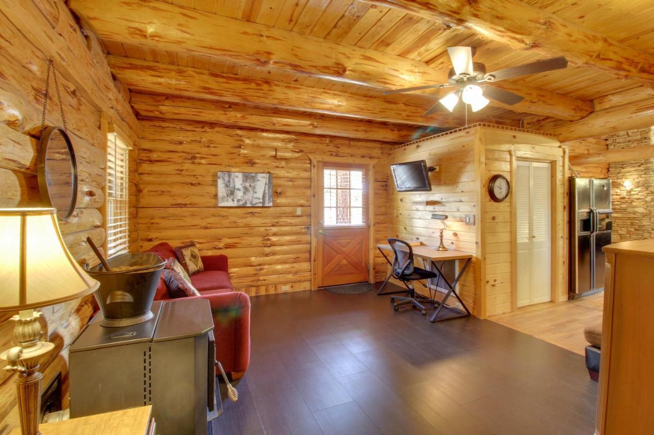 Lakeside Cabin On 2 Acres With Fire Pit And Hot Tub! Пайнтоп-Лейксайд Екстер'єр фото